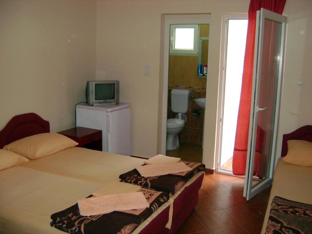Hotel Adria بار الغرفة الصورة