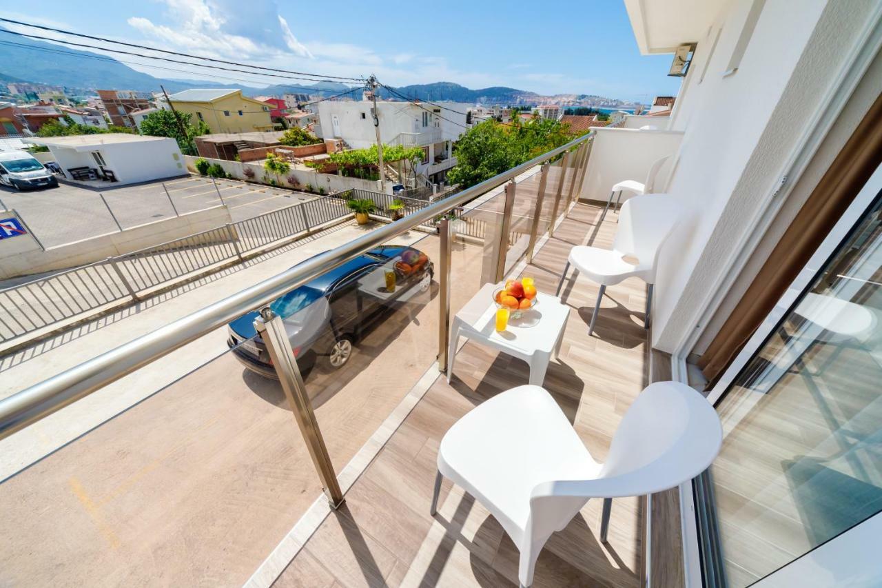 Hotel Adria بار المظهر الخارجي الصورة